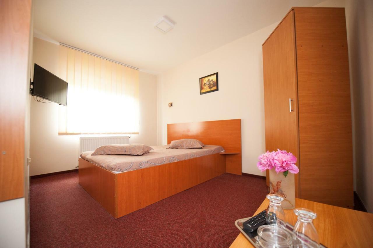 Pension Florica Piteşti Exterior foto